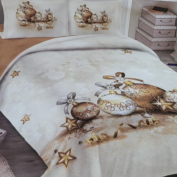 Gold Christmas ornaments one bed cover - Picture 10 of 14